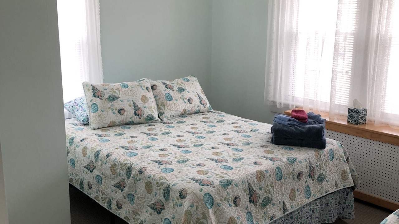 Photo of Bedroom in Willoughby Spit