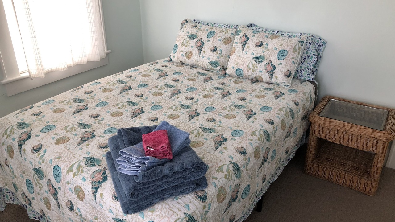 Photo of Bedroom in Willoughby Spit