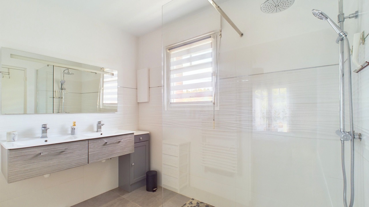 Photo of Bathroom in Brem Sur Mer