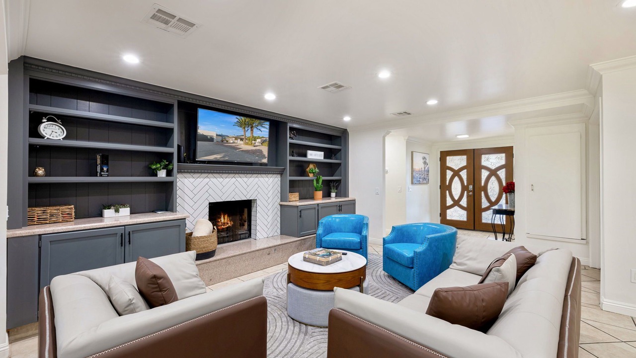 Photo of Livingroom in Desert Park Estates