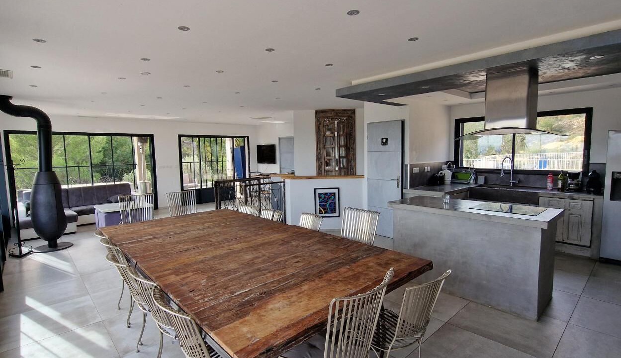 Photo of Others in Bessas