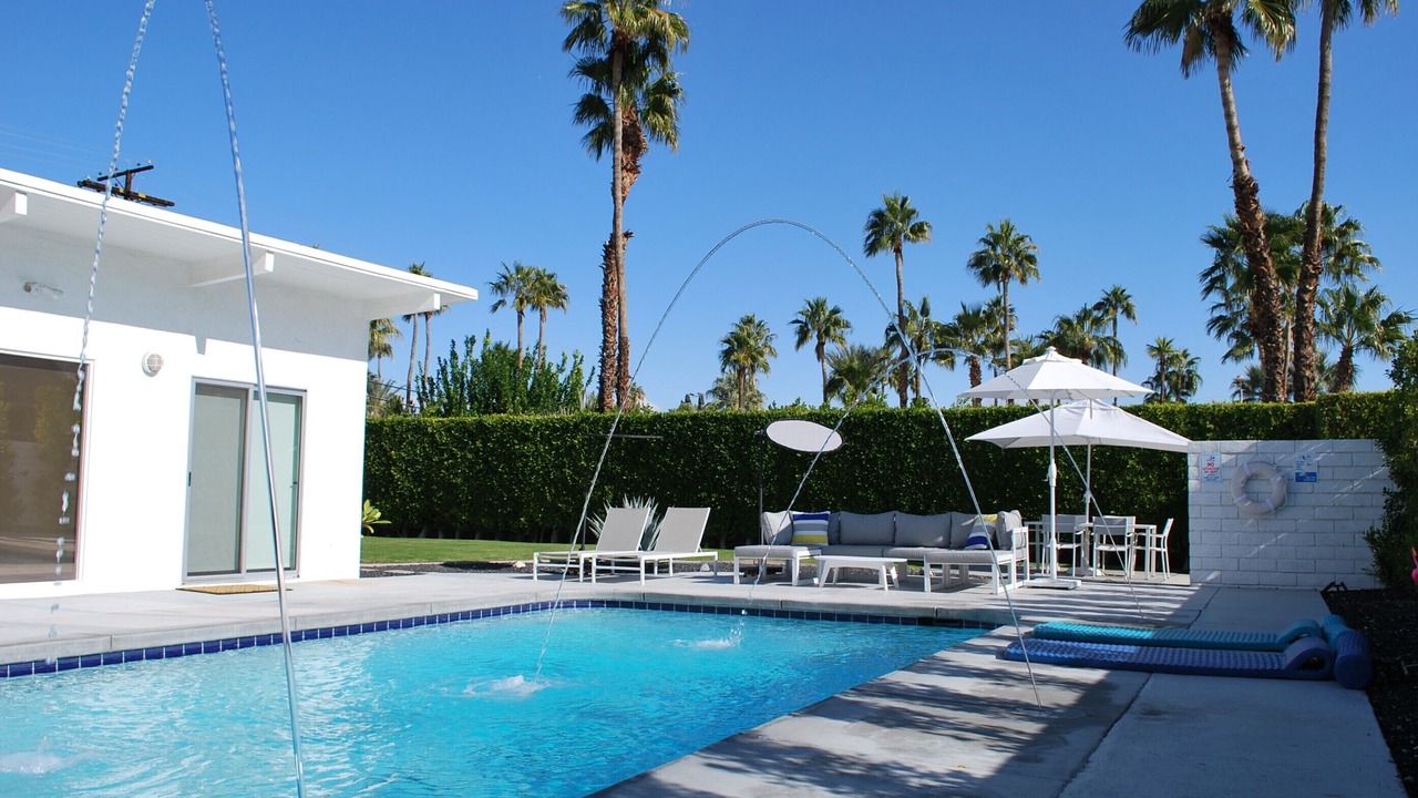 Photo of Outdoor in Racquet Club Estates