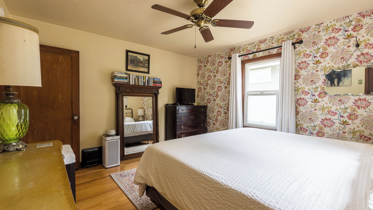 Photo of Bedroom in Whittier Heights