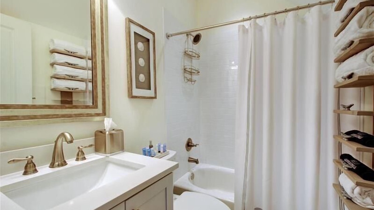 Photo of Bathroom in Jekyll Island