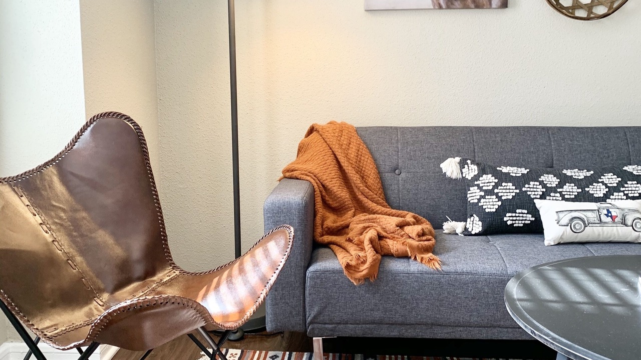 Photo of Livingroom in Astrodome