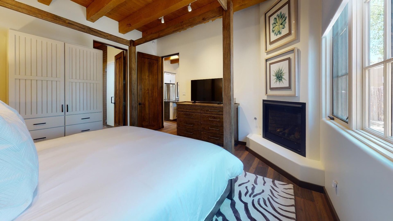 Photo of Livingroom in Historic Eastside