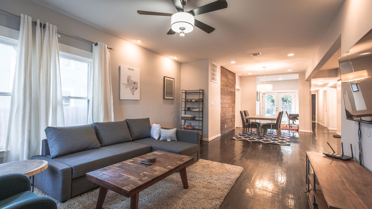 Photo of Livingroom in Tobin Hill