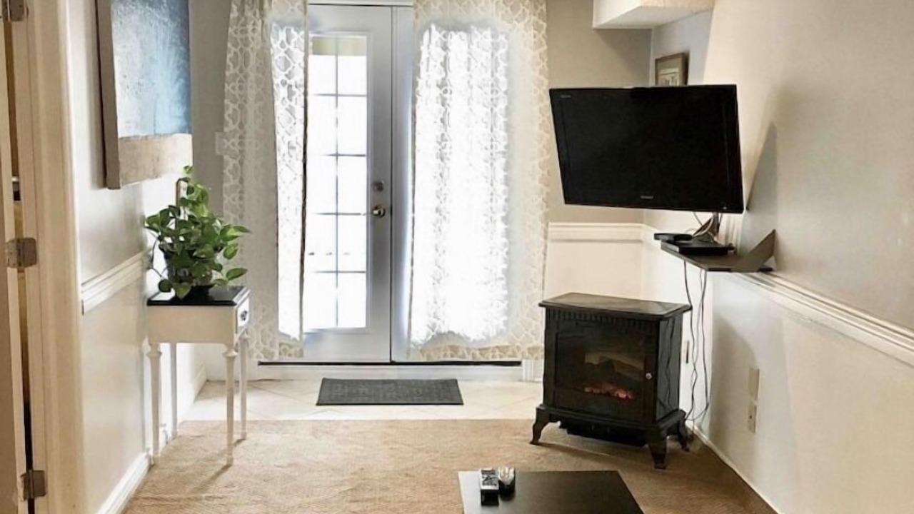 Photo of Livingroom in Newmarket