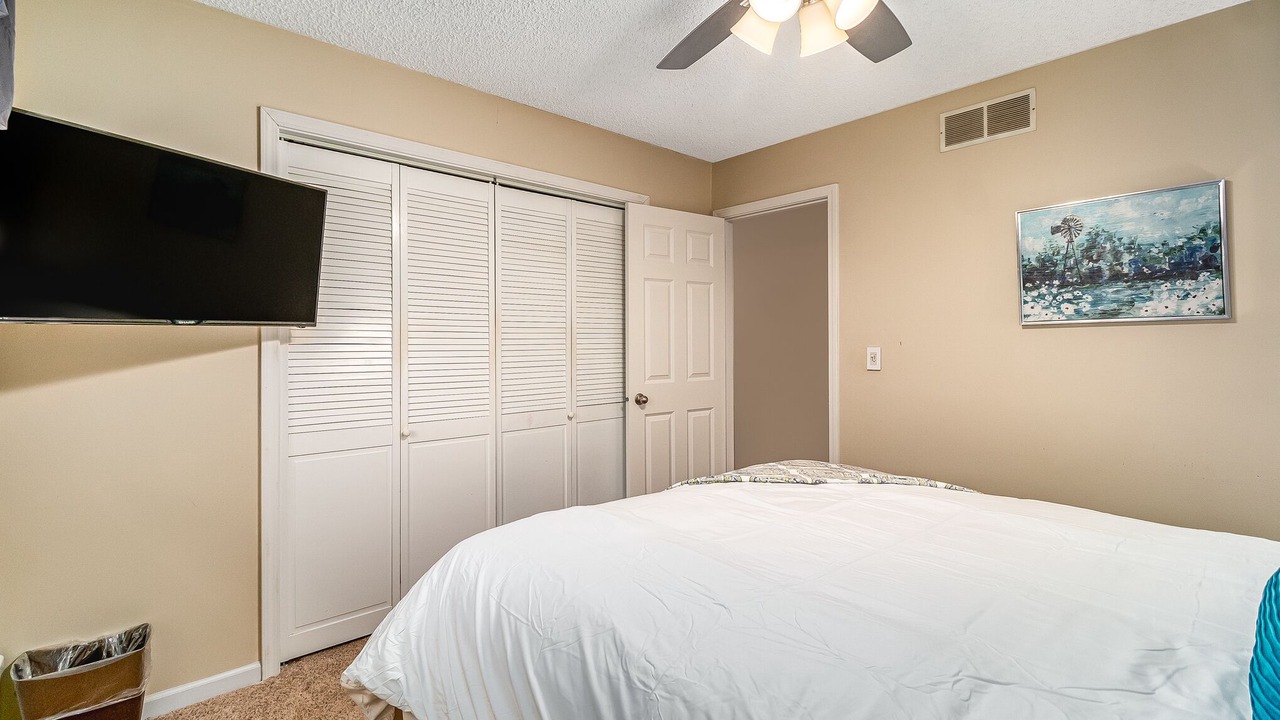Photo of Bedroom in Elgin