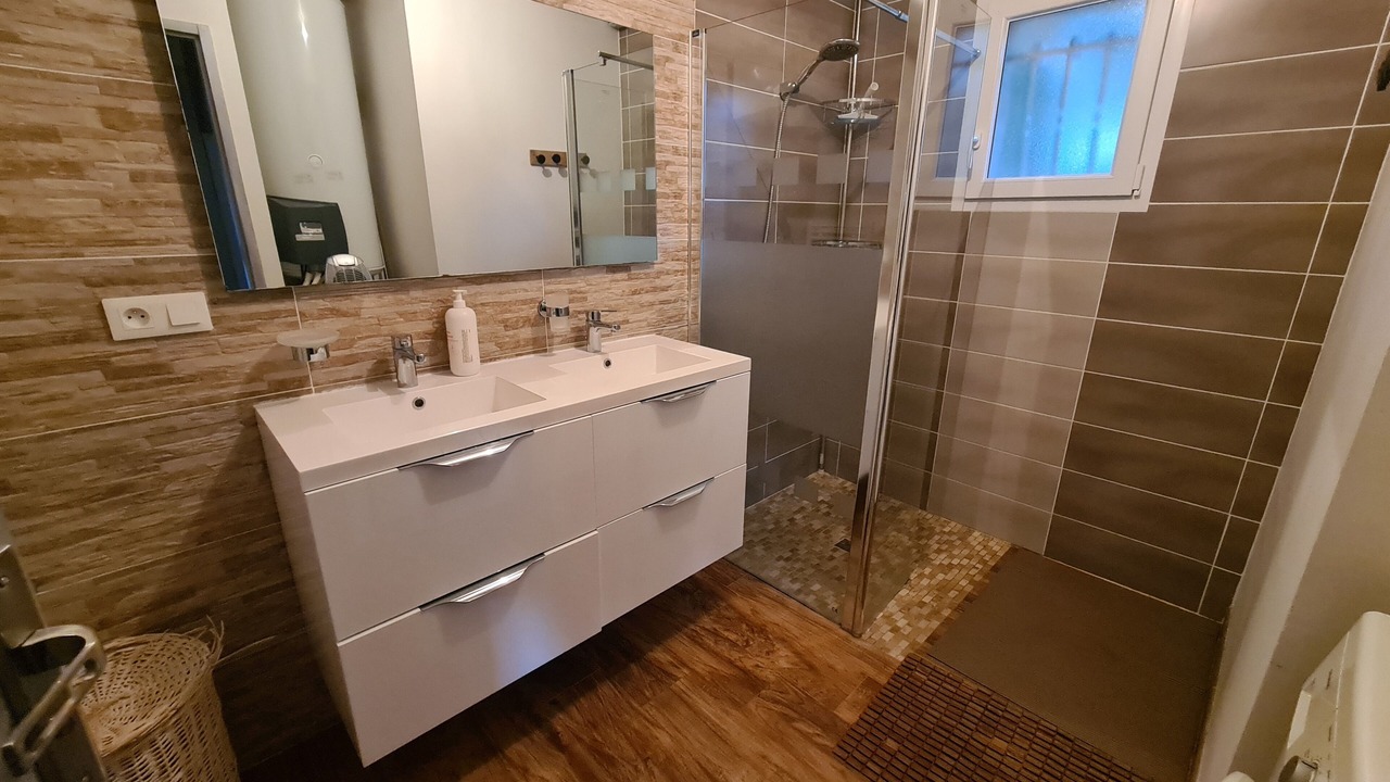 Photo of Bathroom in Saint-Ambroix