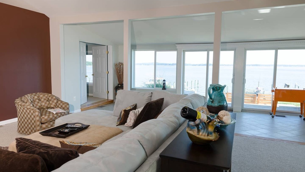 Photo of Livingroom in Cape Saint Claire