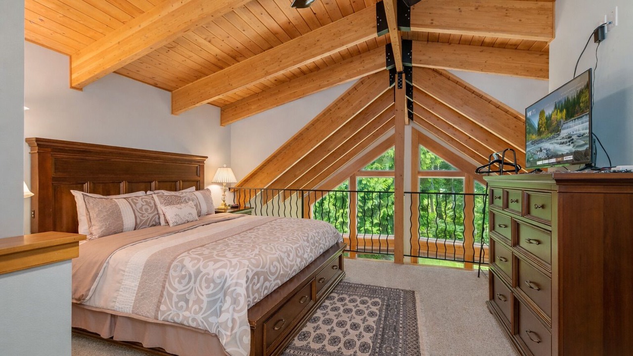Photo of Bedroom in Leavenworth