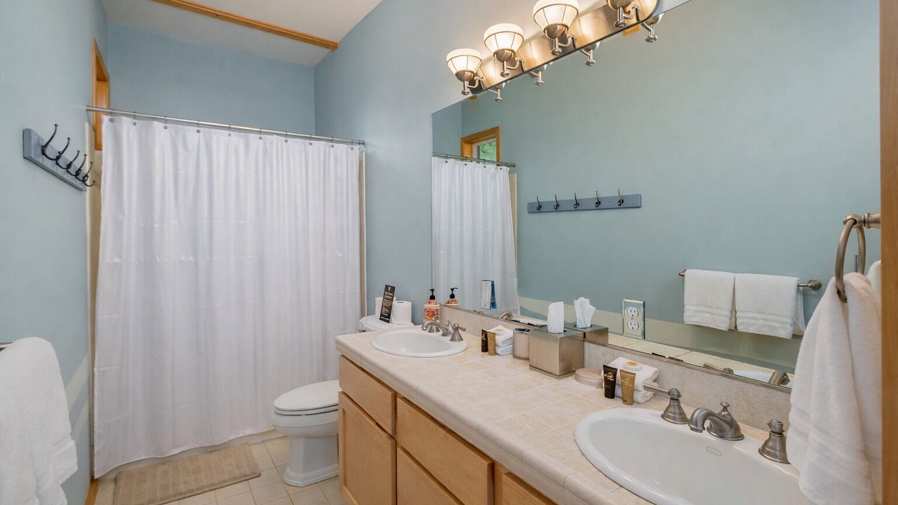 Photo of Bathroom in Leavenworth