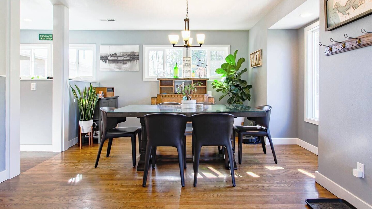 Photo of Livingroom in Cathlamet