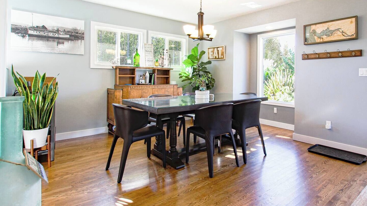 Photo of Livingroom in Cathlamet