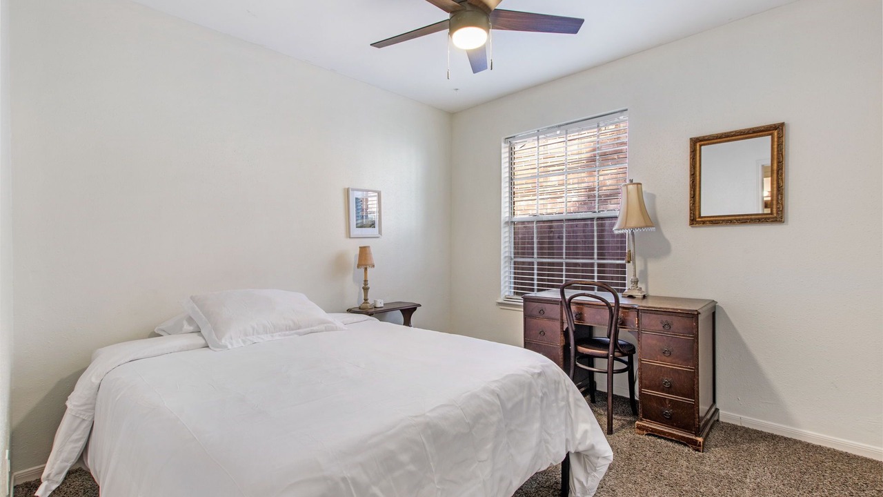 Photo of Bedroom in Indian Springs