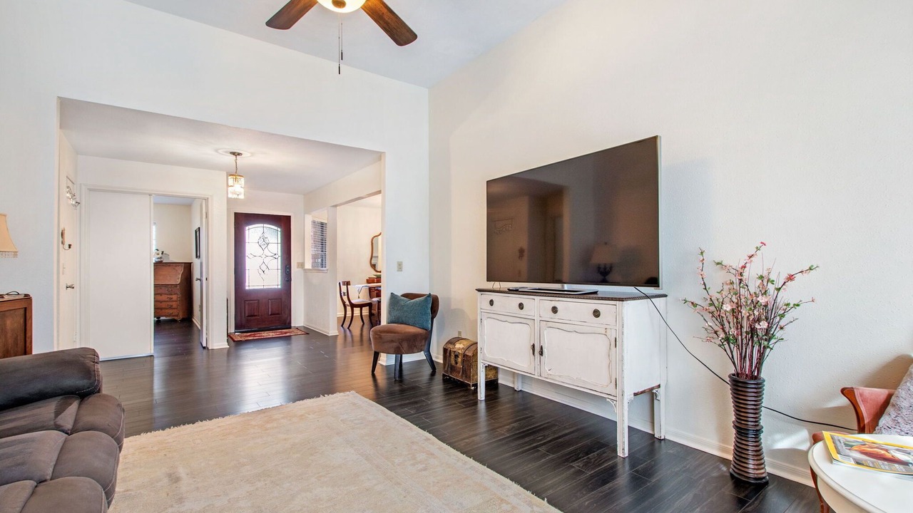 Photo of Livingroom in Indian Springs