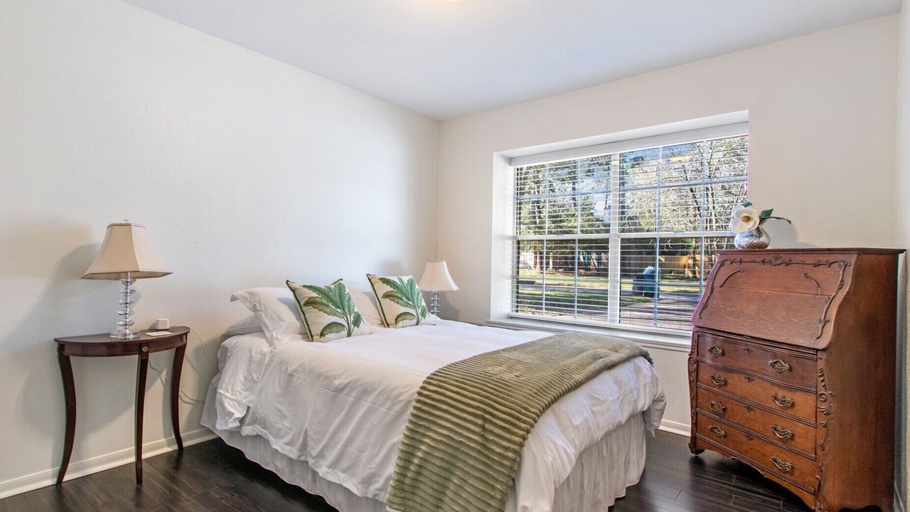 Photo of Bedroom in Indian Springs