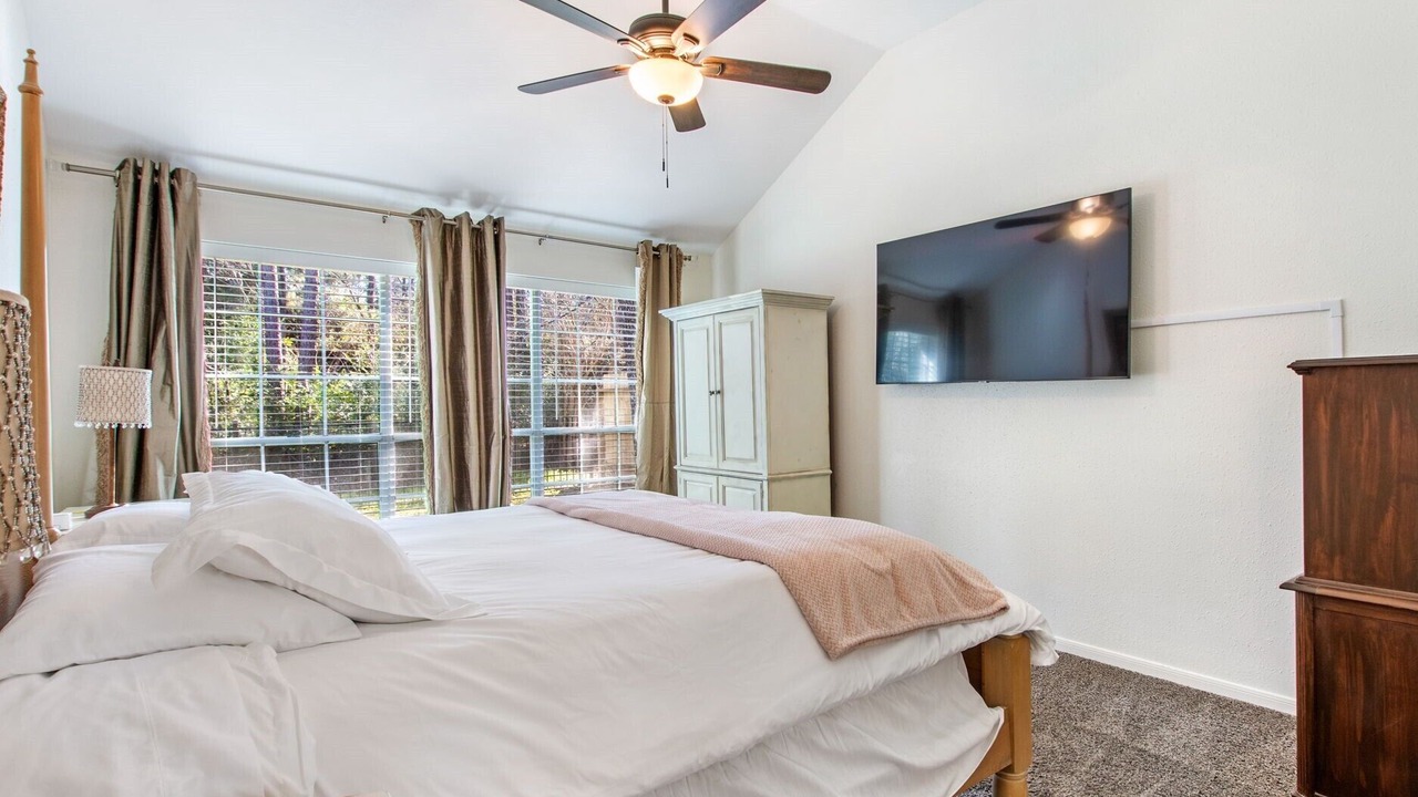 Photo of Bedroom in Indian Springs