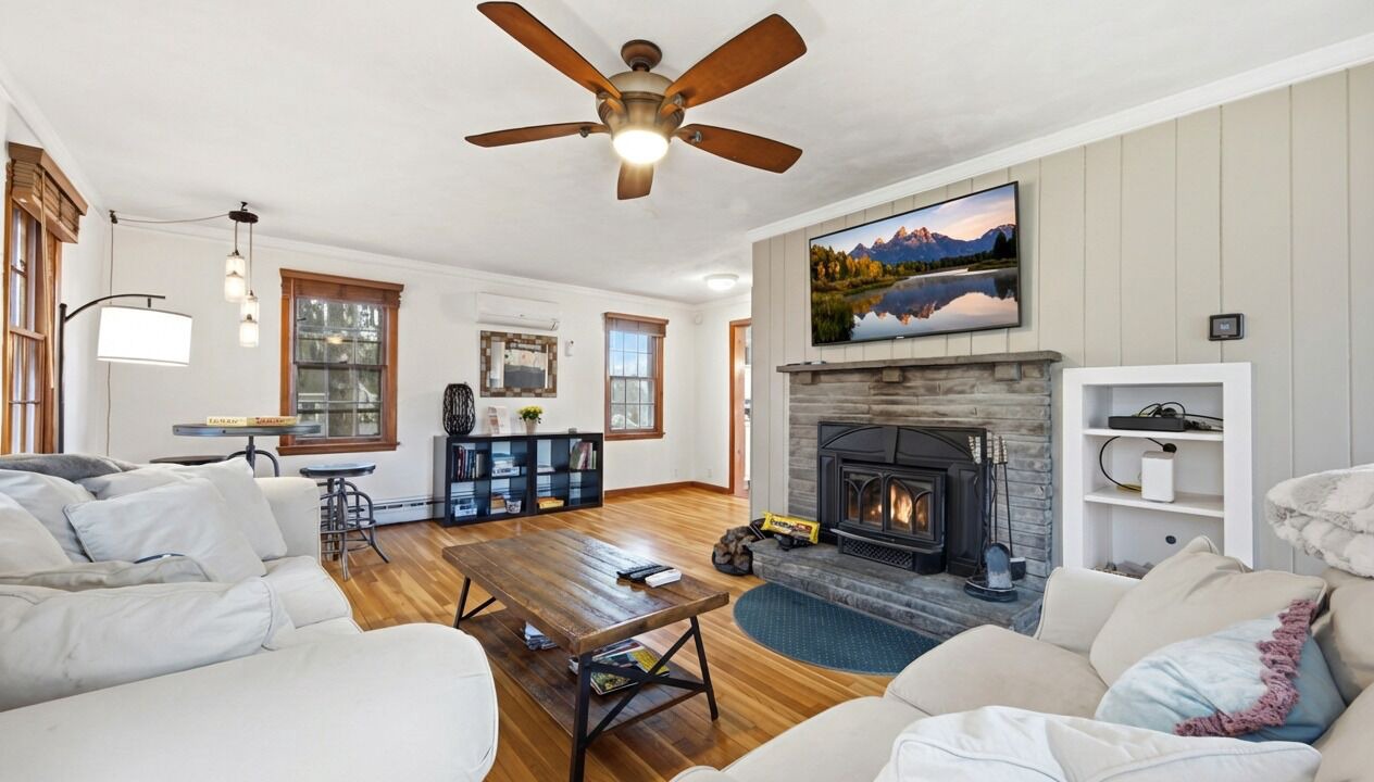 Photo of Livingroom in Mystic