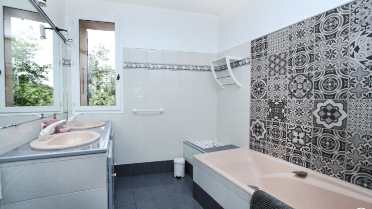 Photo of Bathroom in Mirabel-aux-Baronnies
