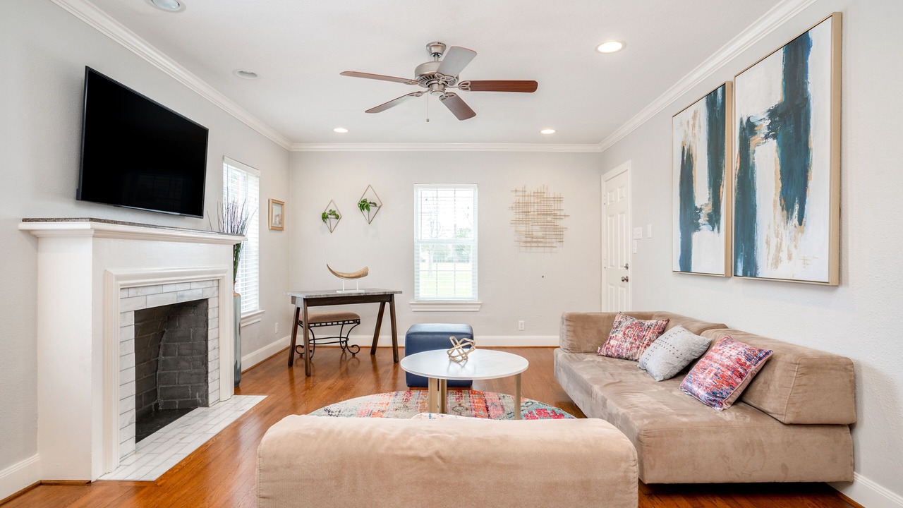 Photo of Livingroom in South Central Houston