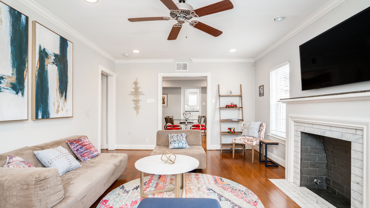 Photo of Livingroom in South Central Houston