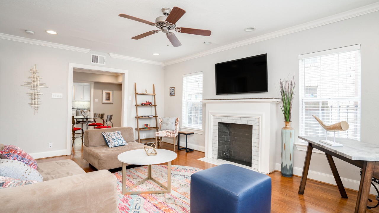 Photo of Livingroom in South Central Houston