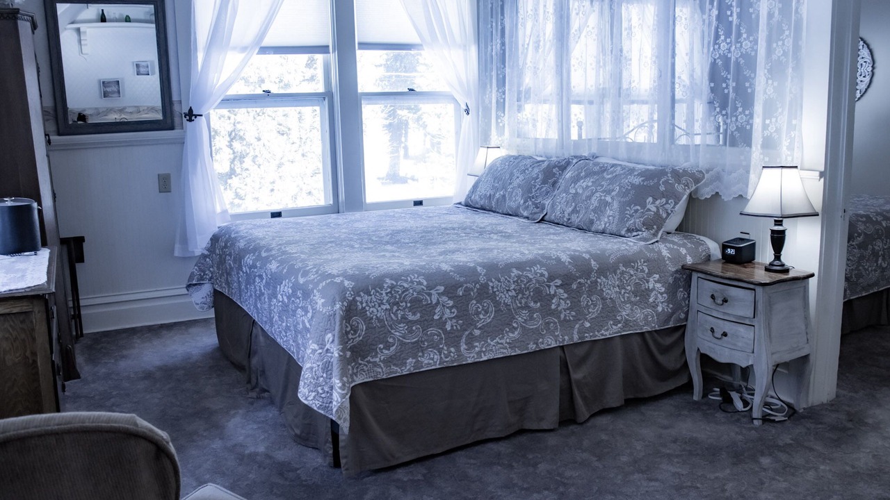Photo of Bedroom in McCloud