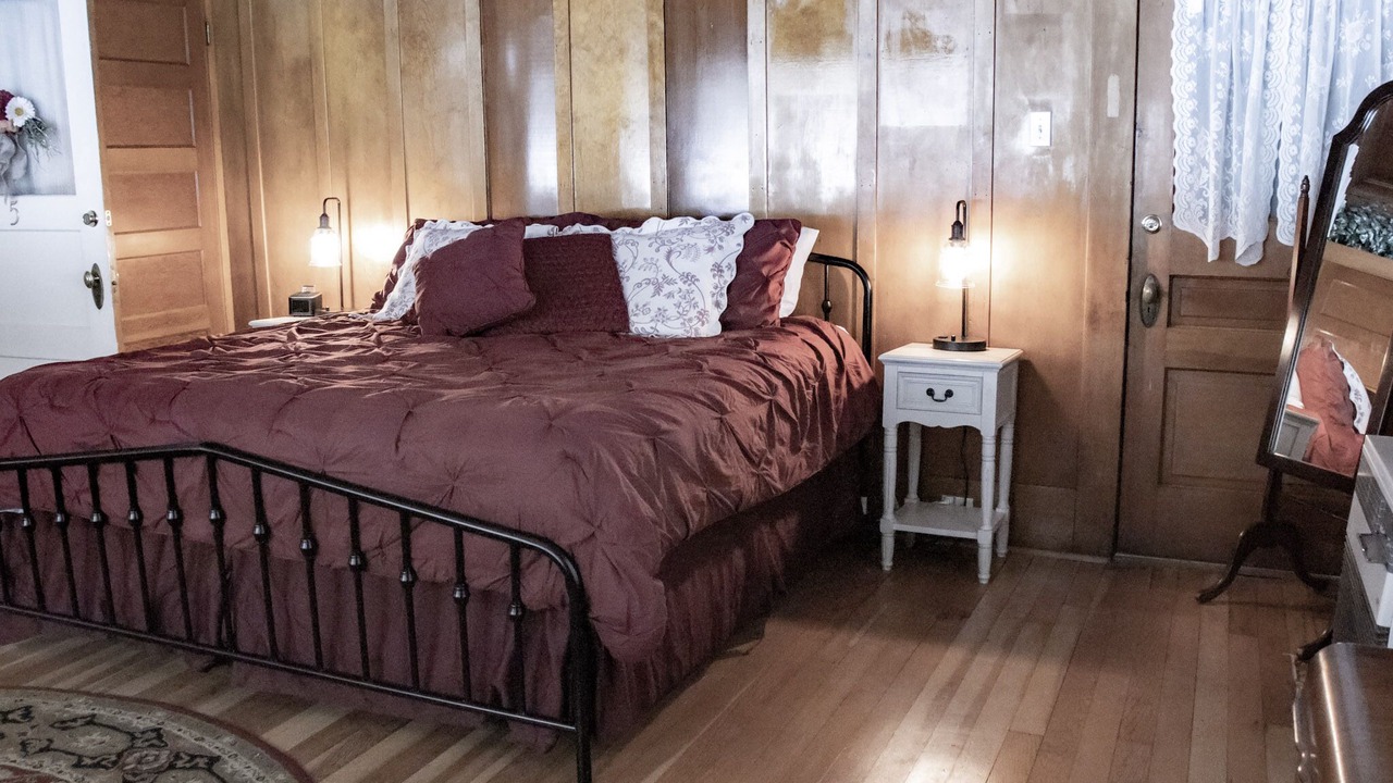 Photo of Bedroom in McCloud