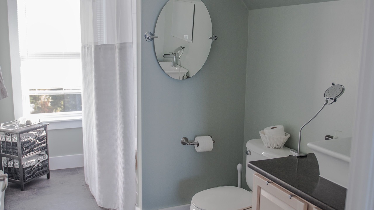 Photo of Bathroom in Oyster Bed