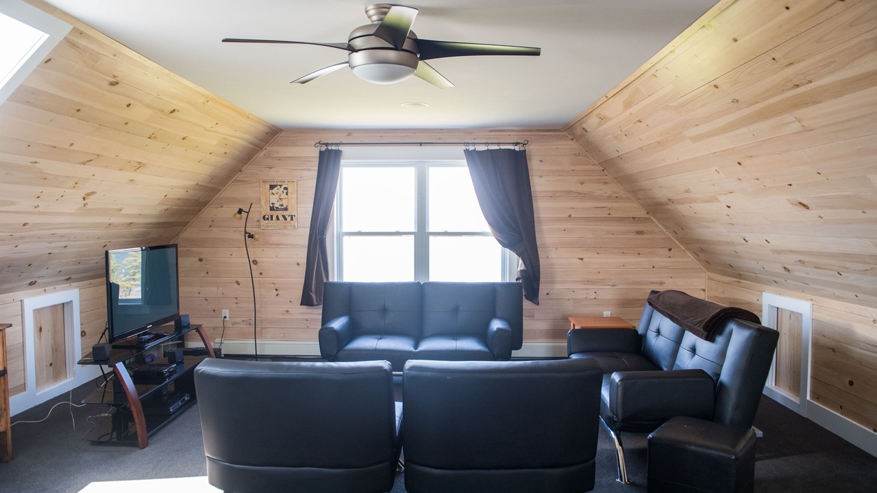 Photo of Livingroom in Oyster Bed