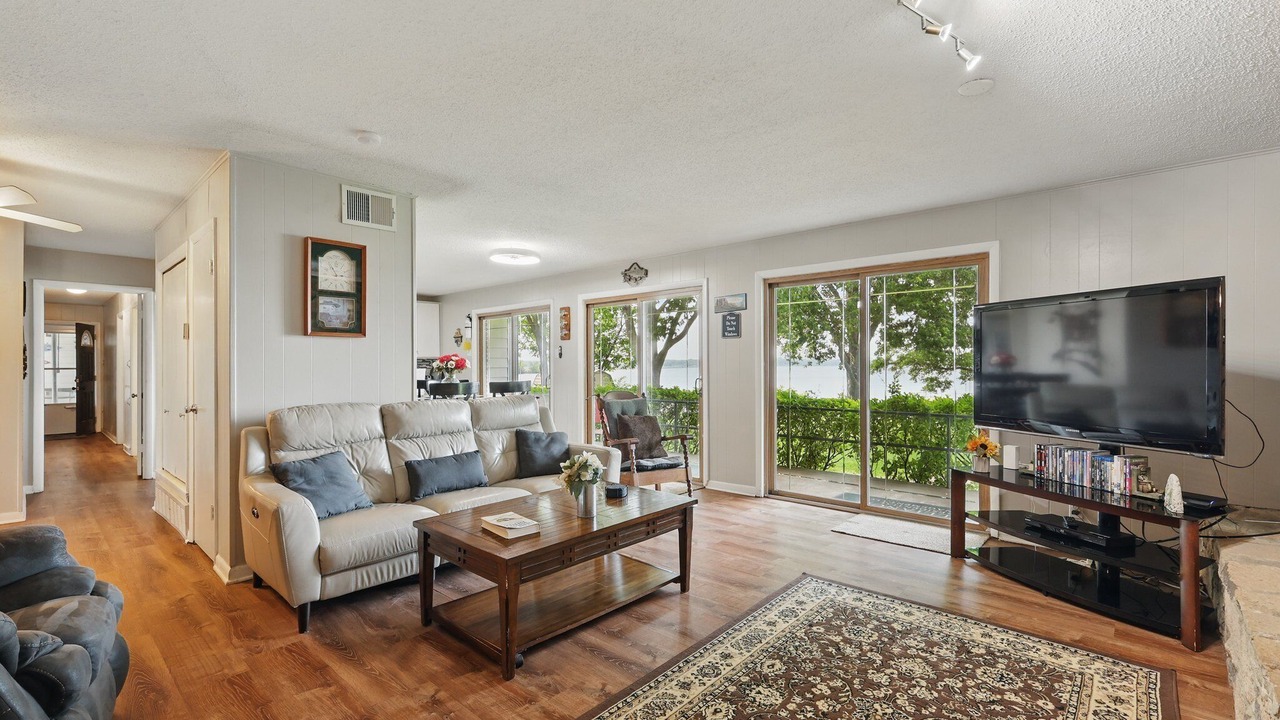 Photo of Livingroom in Quinlan