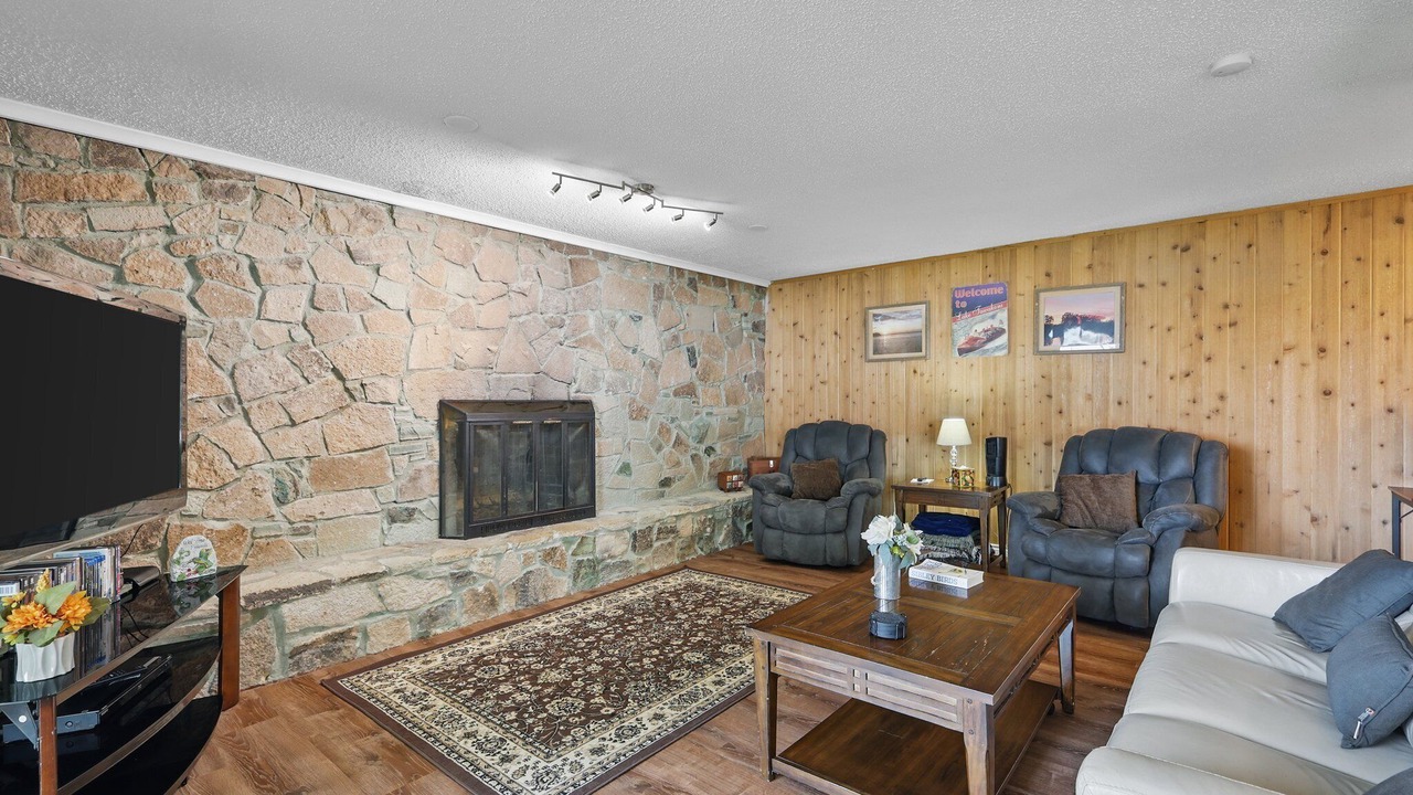Photo of Livingroom in Quinlan