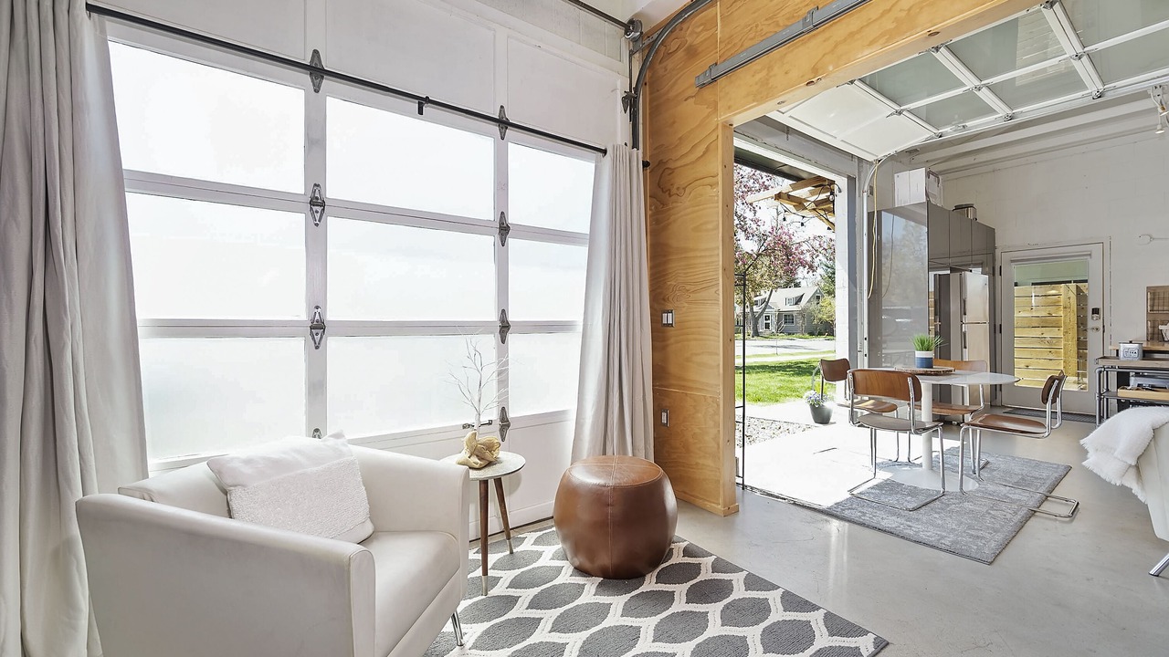 Photo of Livingroom in North End