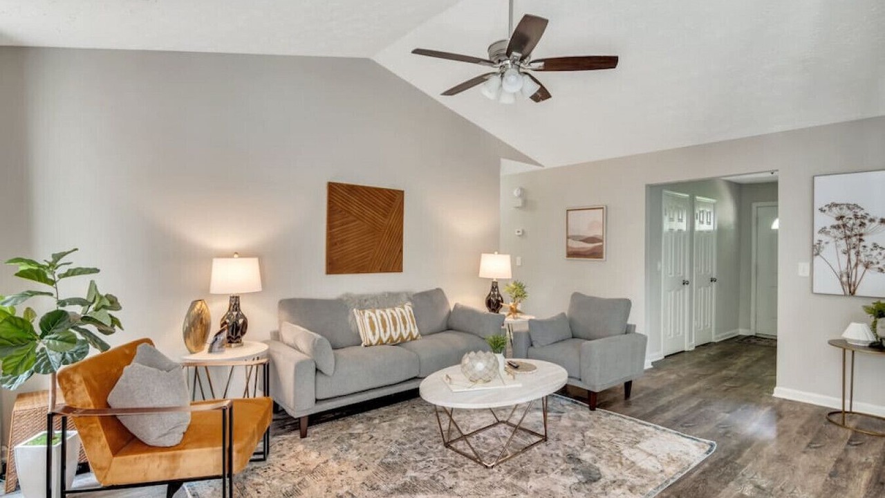Photo of Livingroom in Kennesaw