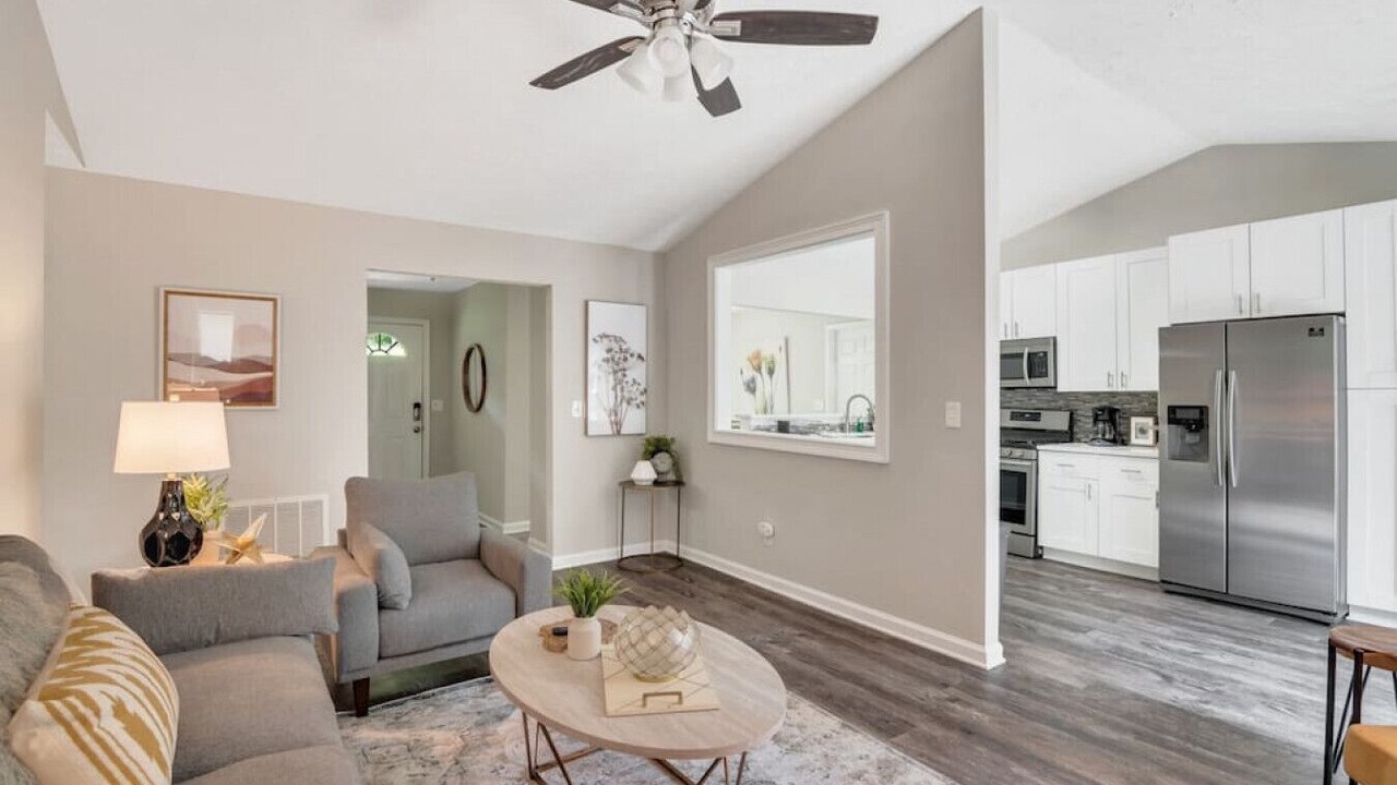 Photo of Livingroom in Kennesaw