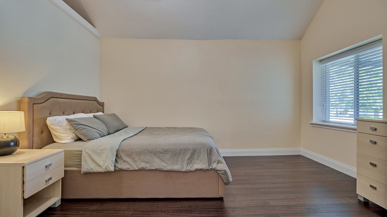 Photo of Bedroom in Seven Coves