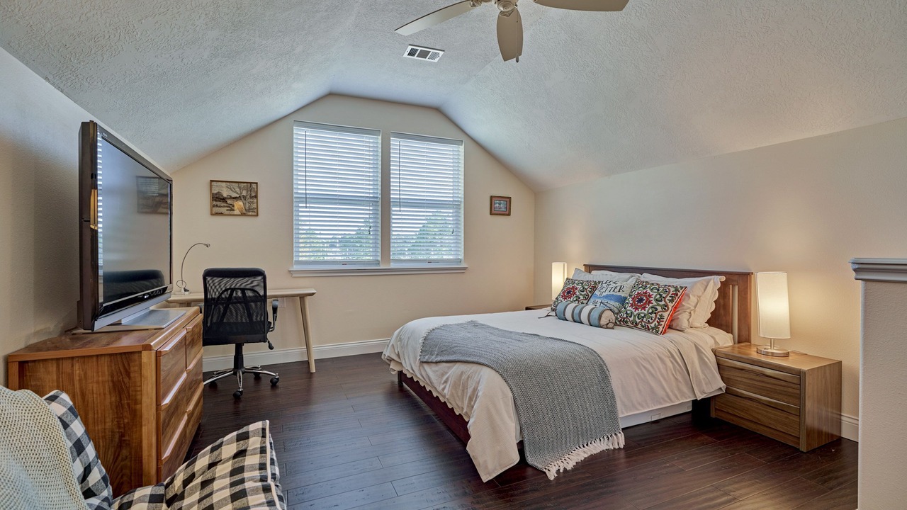 Photo of Bedroom in Seven Coves