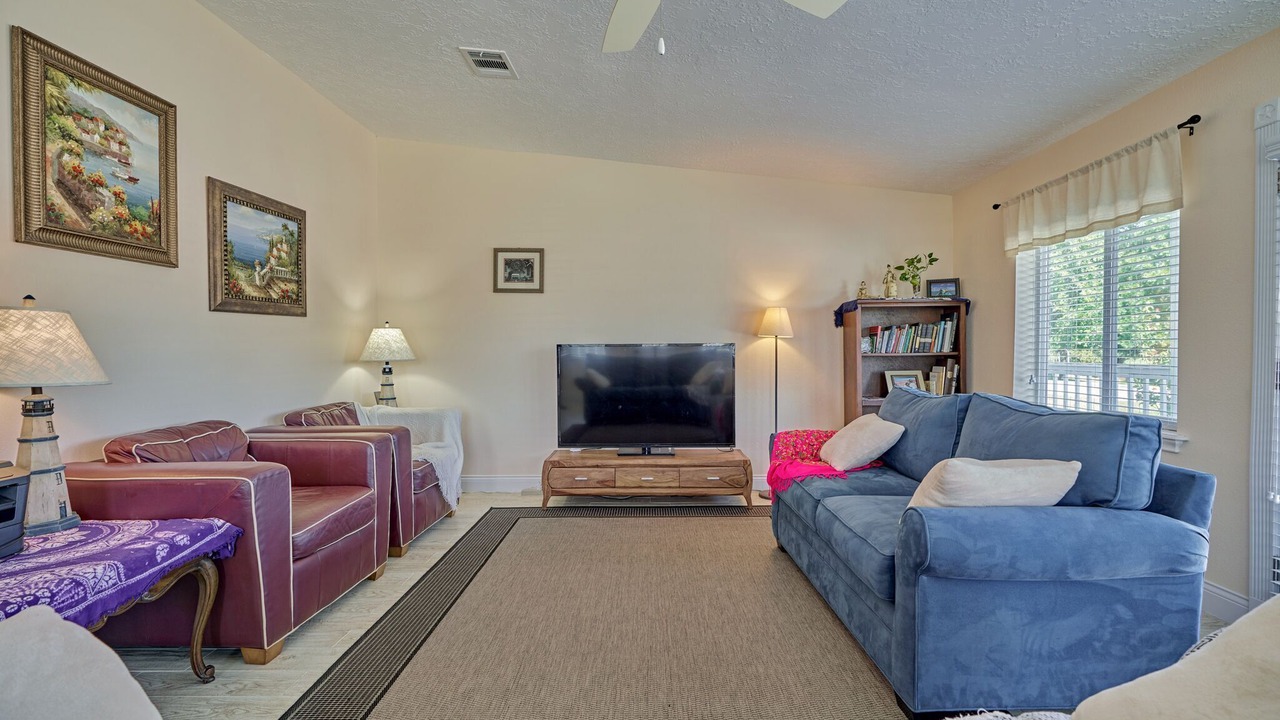 Photo of Livingroom in Seven Coves