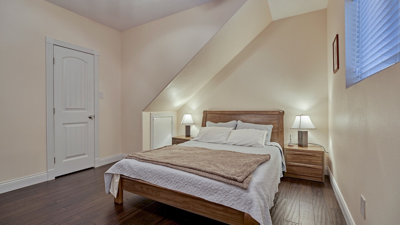Photo of Bedroom in Seven Coves