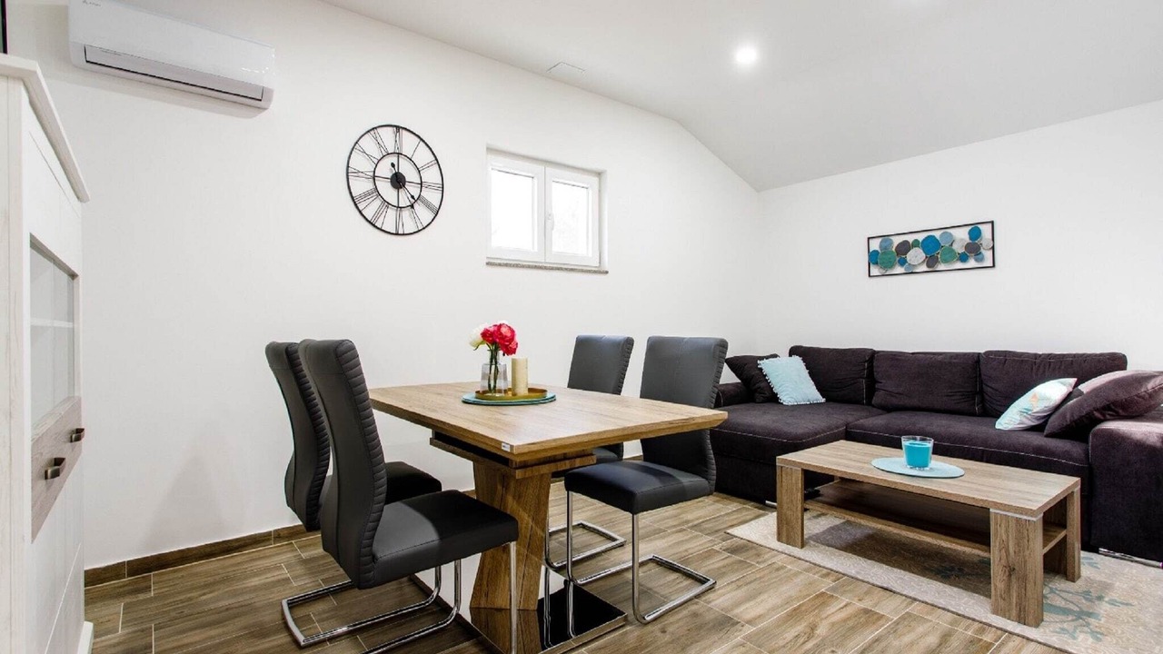 Photo of Livingroom in Neoric