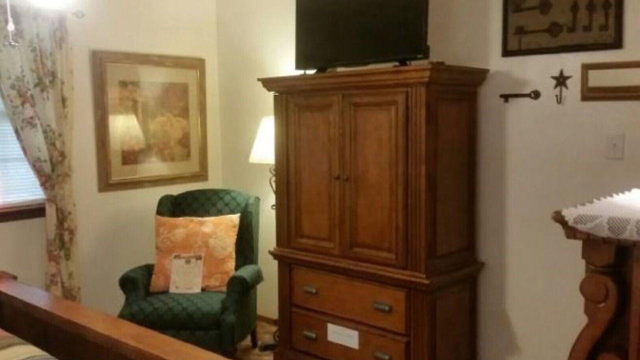 Photo of Bedroom in Crowley