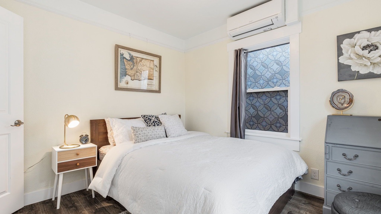 Photo of Bedroom in Squire Park