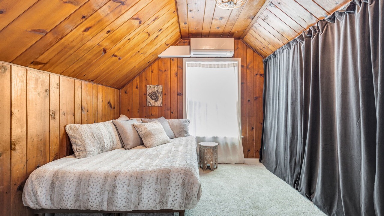 Photo of Bedroom in Squire Park