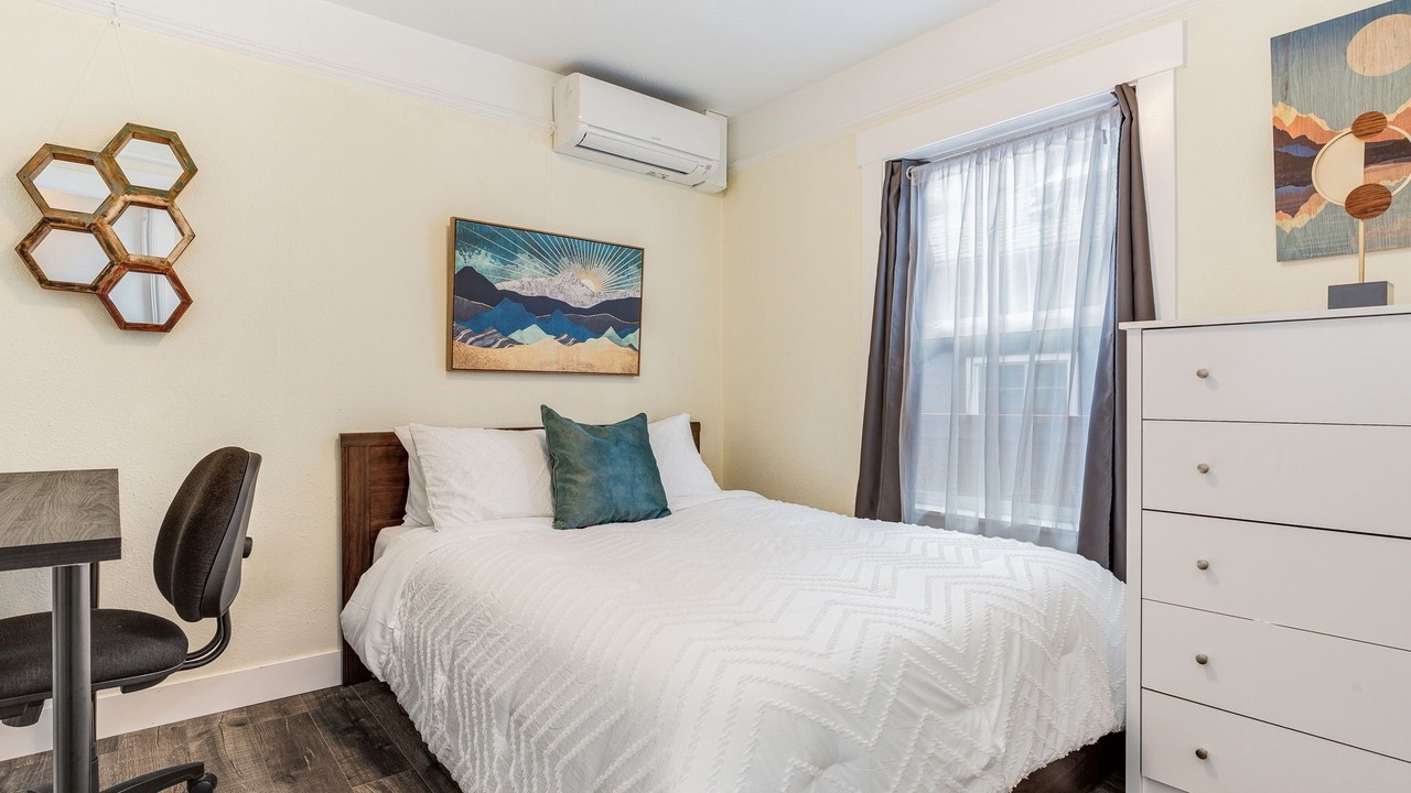 Photo of Bedroom in Squire Park