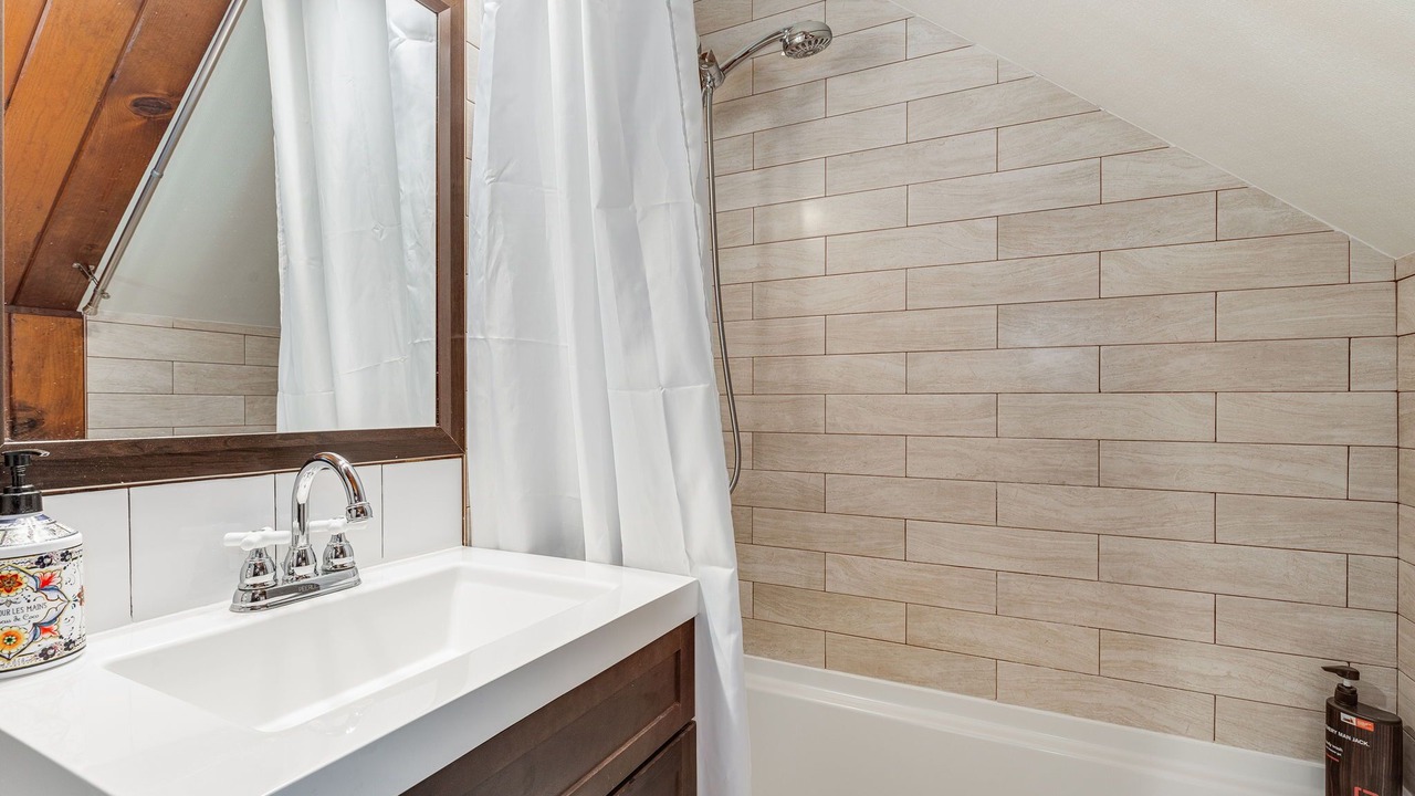 Photo of Bathroom in Squire Park