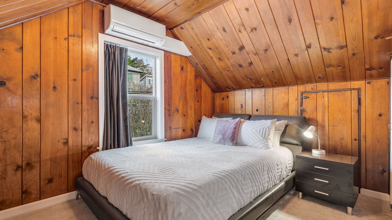 Photo of Bedroom in Squire Park
