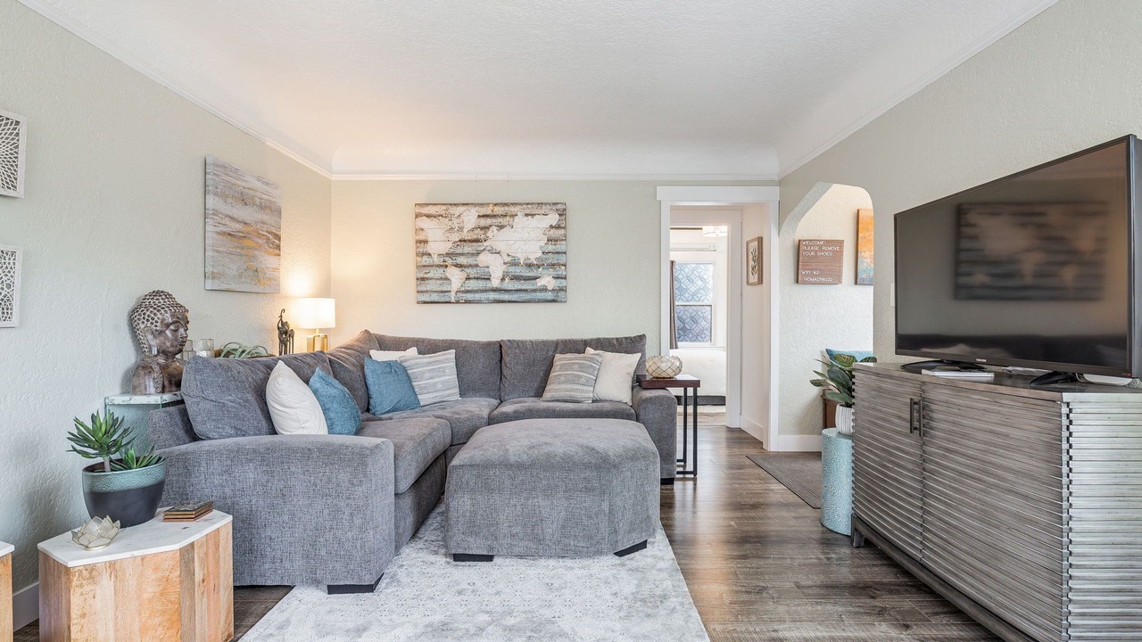 Photo of Livingroom in Squire Park
