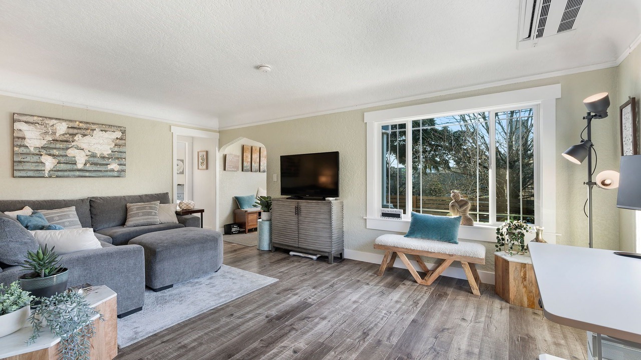 Photo of Livingroom in Squire Park
